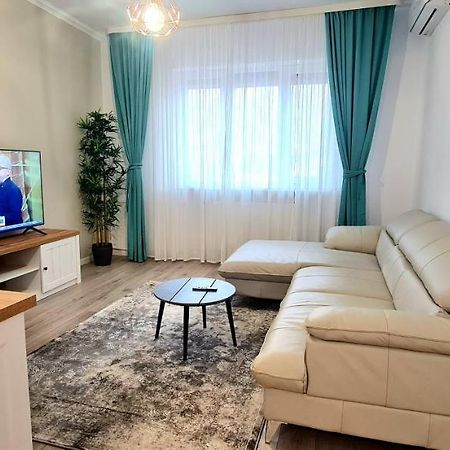 Moma Central Oradea Luaran gambar