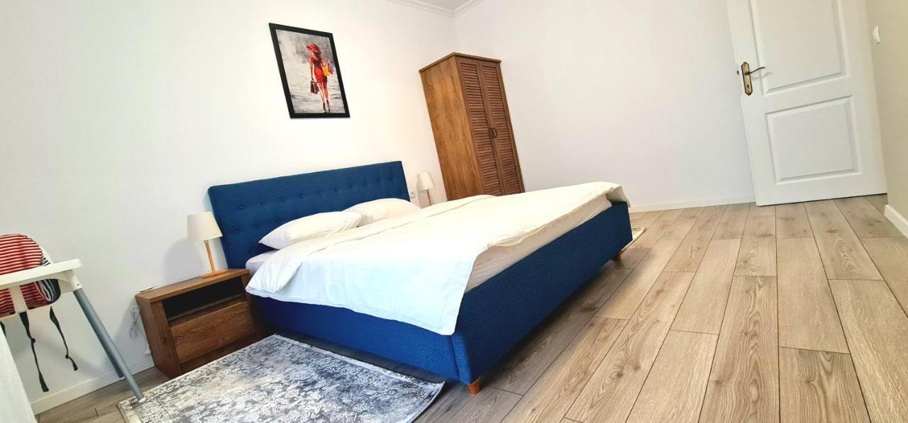 Moma Central Oradea Luaran gambar