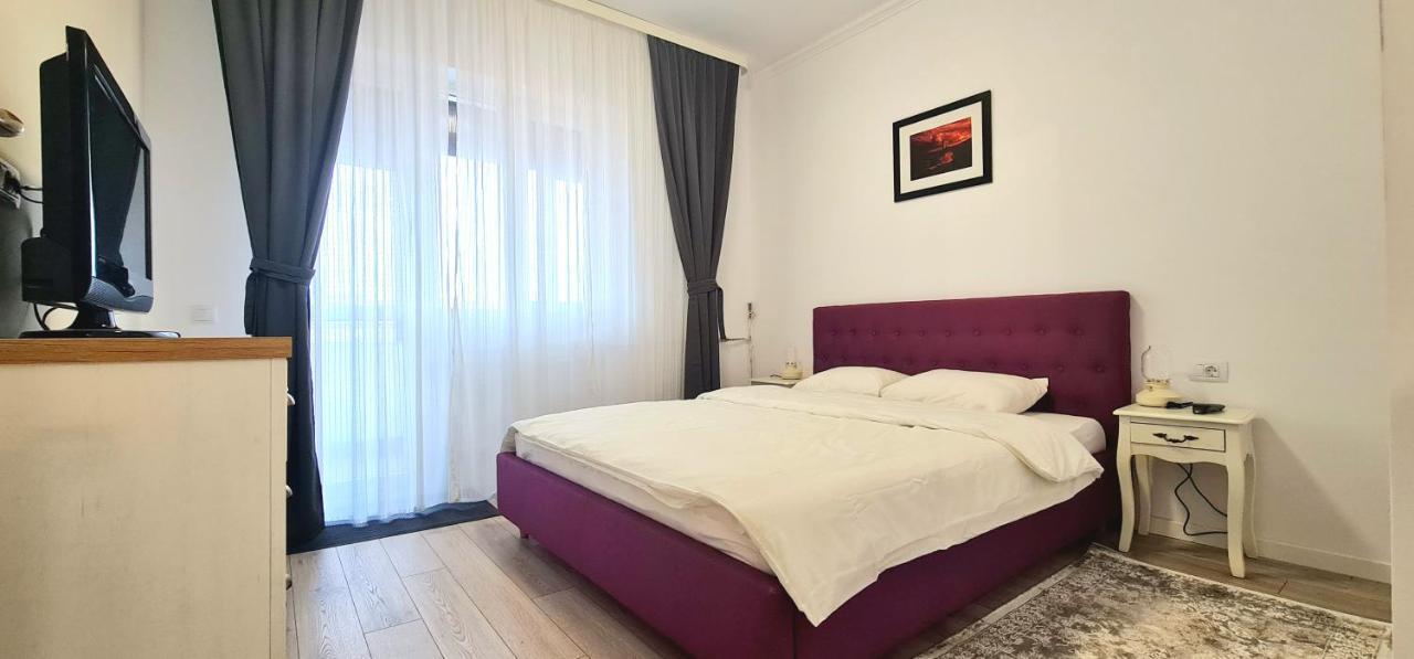 Moma Central Oradea Luaran gambar