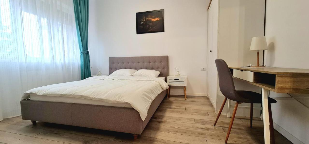 Moma Central Oradea Luaran gambar