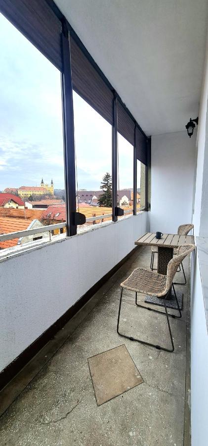 Moma Central Oradea Luaran gambar